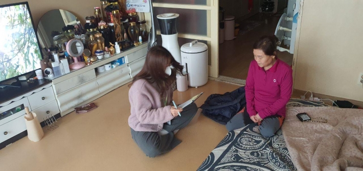 가정방문을 실싱하여 상담을 진행하고 있습니다.