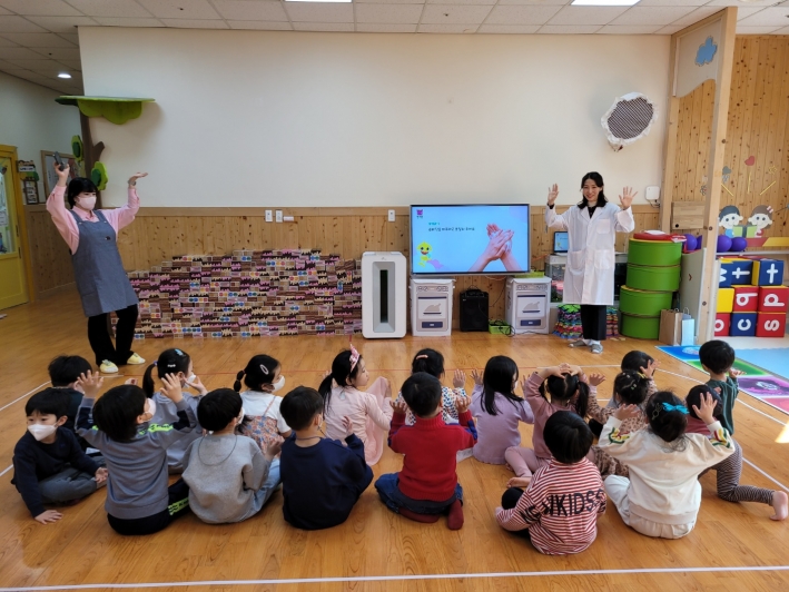 수원시 영통구 광교1동에서 시립동어린이집에 건강교육을 실시했다.