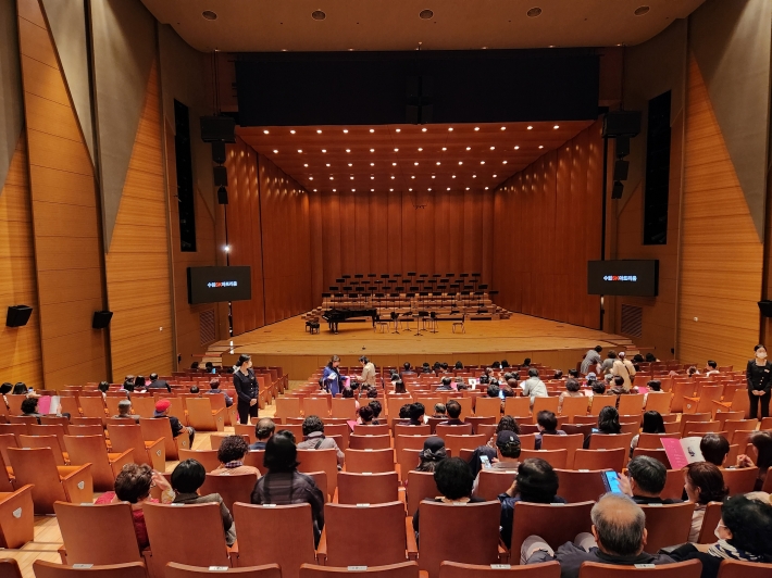 공연전 SK아트리움 대공연장 모습