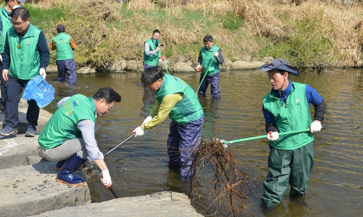 영통구 새마을단체 원천리천 환경정화