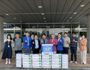 수원남부로타리클럽에서 권선구 지역아동센터에 제철 농산물 및 간식 전달하였다.