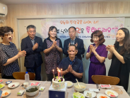 호매실동 지역사회보장협의체 취약계층을 위한 생일파티 모습