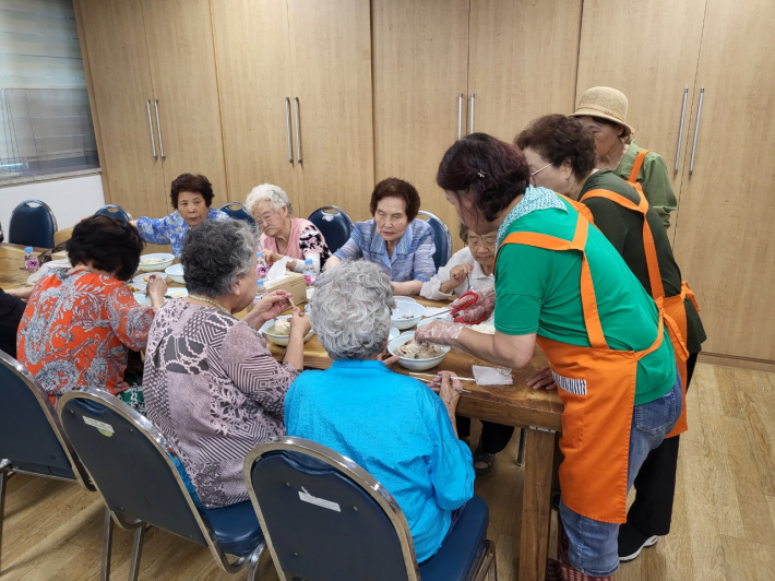 권선1동 새마을부녀회, 새마을문고 '복달임 행사