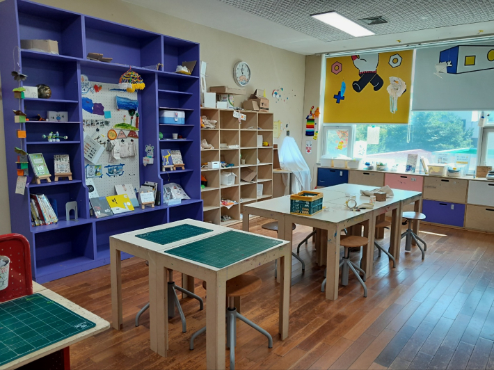 어린이 작업실 '모야'에는 다양한 재료와 도구가 마련되어 있다.