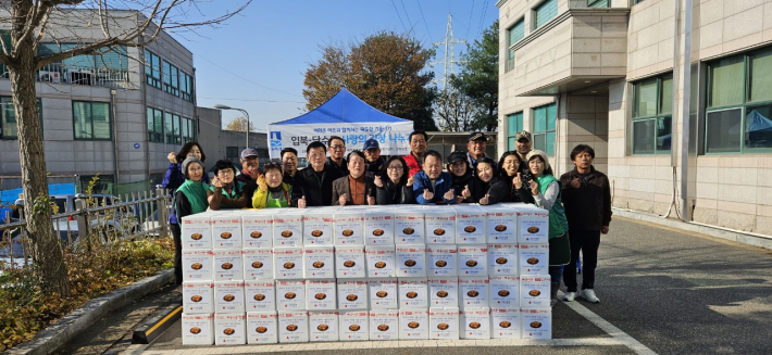 입북동 새마을부녀회는 지난 22일, 관내 취약계층을 위한 김장나누기 행사를 진행했다.