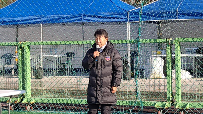 인사말하는 김병두 수원시축구협회장