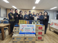 각단체들이 모은 성금 100만원으로 마련한 이웃나눔 후원품 