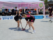 화성행궁 광장에서 색다른 스포츠 ‘플로어볼 경기’가 펼쳐졌다.