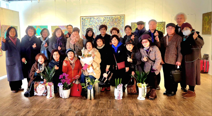 불꽃혼 나혜석 저자 스믈일곱번째 이순옥 시와 그림 초대 개인전이 16일 행궁길갤러리에서 오픈식을 했다.