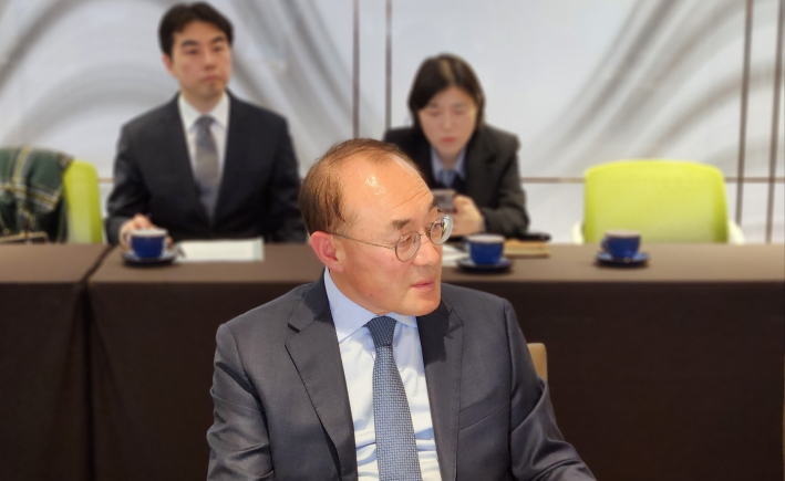 정시현 한국산업마케팅연구원 대표가 MICE산업 발전에 대한 발표