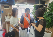 세류2동, 복지사각지대 발굴 홍보 활동 모습