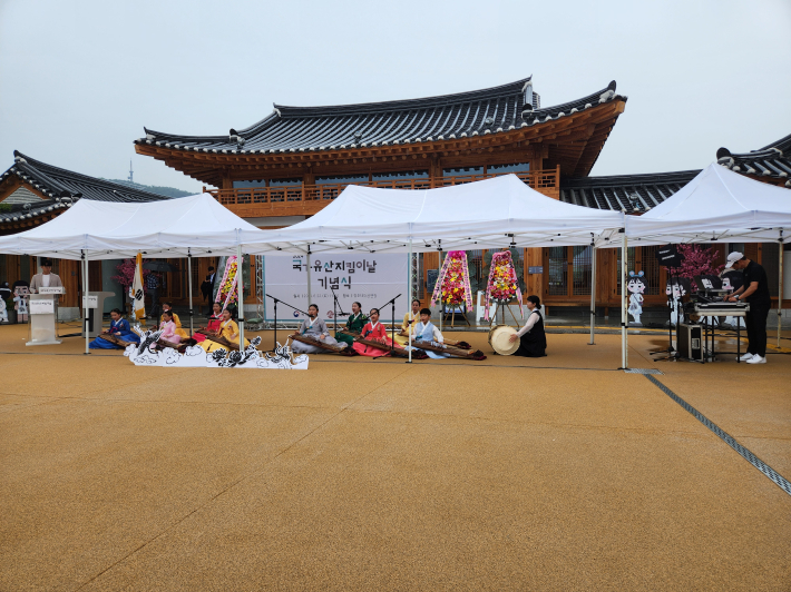 2024년 국가유산 지킴이날 기념식, 지기학교 언린이지킴이들의 가야금 병창.