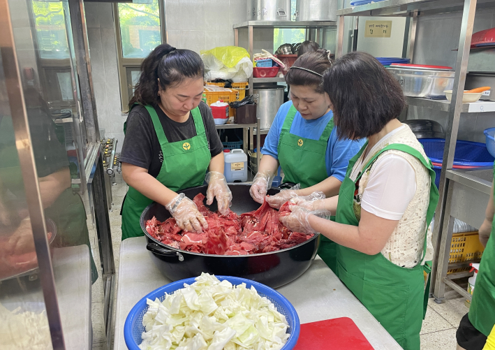 연무동 새마을부녀회 반찬만들기