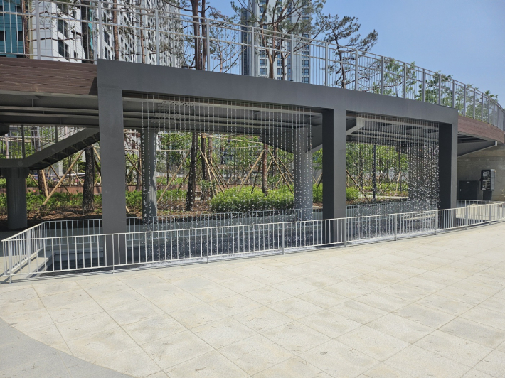 대유평공원 2단계 구간의 주요 시설물인 워터스크린.