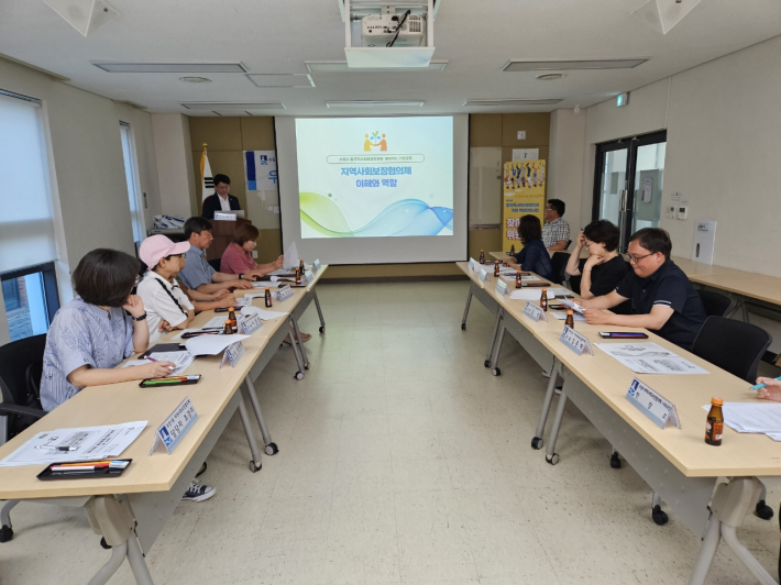 팔달구 우만1동 지역사회보장협의체는 지난 15일 '지역사회보장협의체 이해와 역할'을 주제로 협의체 민간위원들의 역량 강화 교육을 진행했다. 