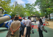 관계 부서가 석산어린이공원 현장에서 주민 의견을 청취중이다.