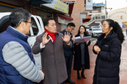 이재준 수원시장이 찾아가는 현장시장실을 열고 있다. 