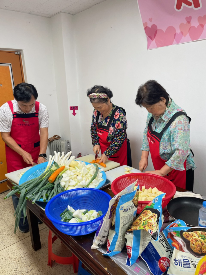 구운동 새마을부녀회가 추석맞이 반찬나눔 봉사활동을 진행하였다.