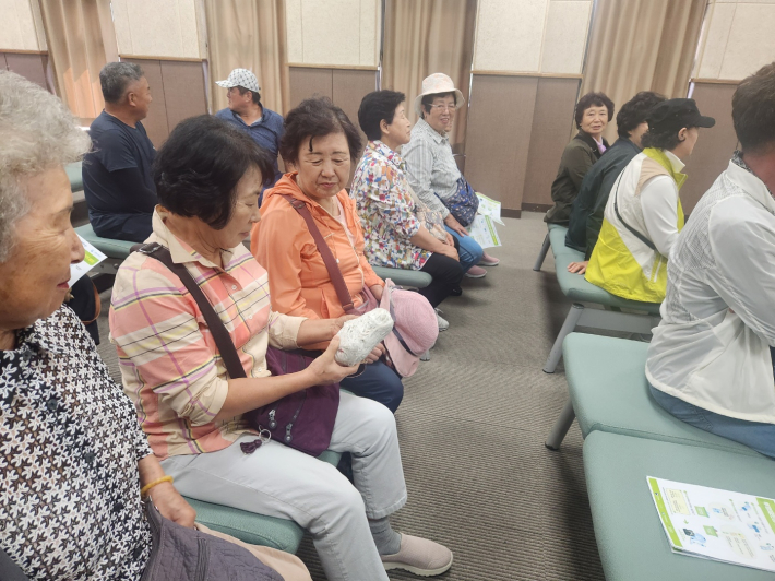 스티로폼을 압축한 인코트 관찰 