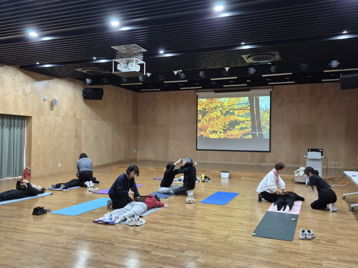 광교푸른숲도서관에서 진행된 마음챙김 프로그램 