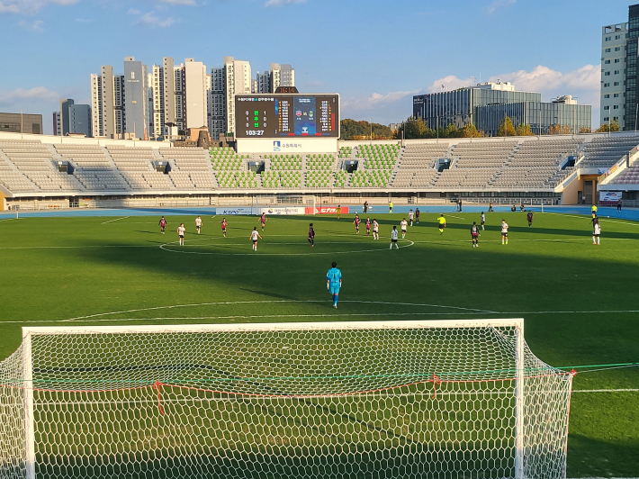 플레이오프가 펼쳐진 '수원종합운동장'