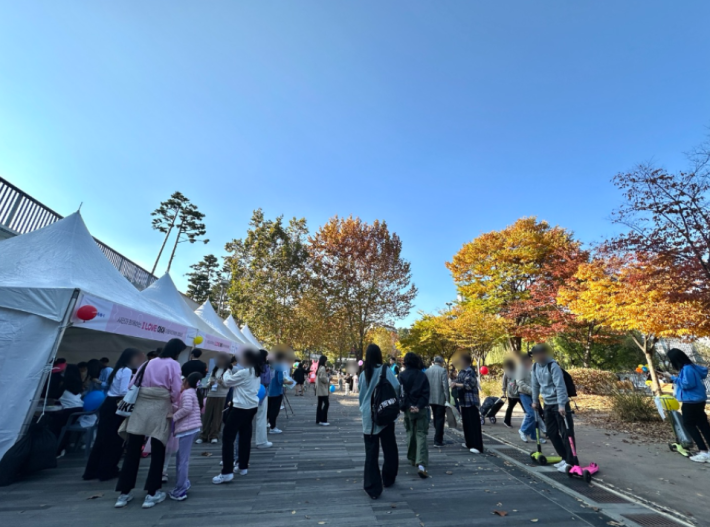 광교호수공원 마당극장 인근에서 열린 아동학대예방 행사장 모습