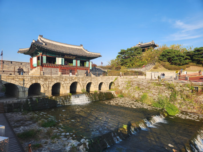 언제 보아도 아름다운 수원화성 화홍문과 방화수류정