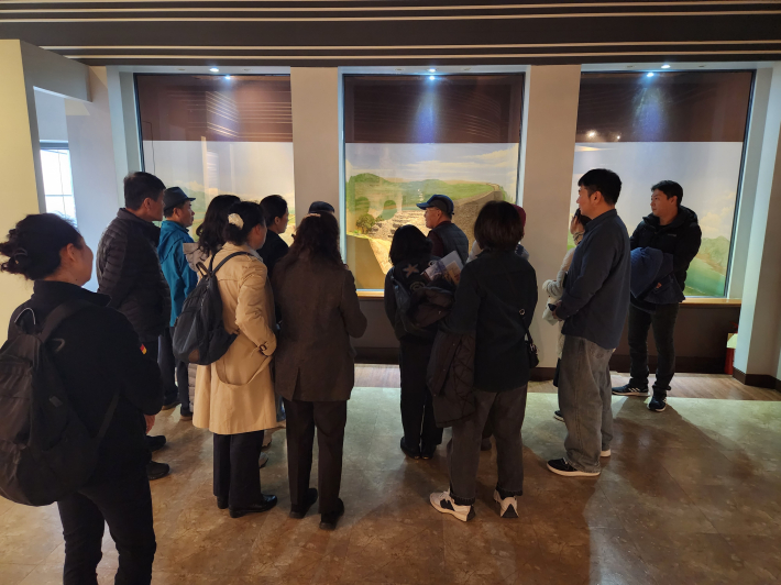 국가무형유산 석장 보유자 이의상 선생 강연회, 성곽 축성법에 대해 설명하는 석장 이의상 선생.