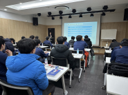 박홍선 강사가 사회복무요원 대상 소양교육을 하고있다.