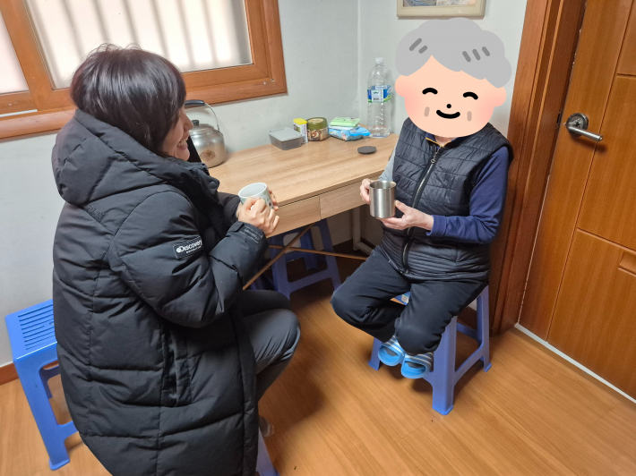 어르신 안전안부확인 및 말벗도움 진행 사진