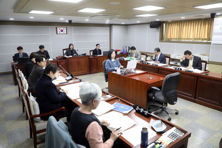 수원특례시의회 기획경제위원회, 2025년 주요업무 추진계획 보고 청취