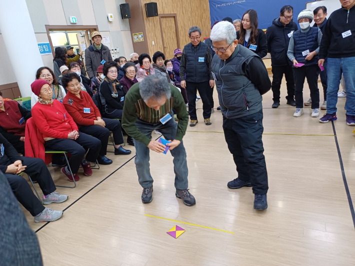 딱지 치는 전경