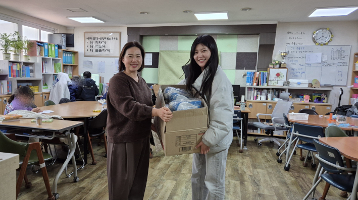 지역아동센터에 아동용 실내화 후원