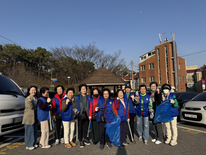 매탄1동 바르게살기운동위원회  공영주차장 대청소