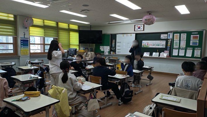 감정에 대한 이야기를 나누며 타인에 대한 이해를 돕는 수업