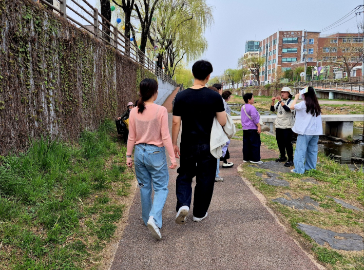 수원천 산책로에서의 식물이야기