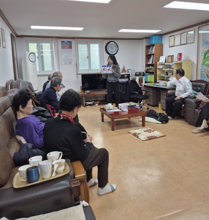 (권선1동)상반기 경로당 건강관리교육 진행
