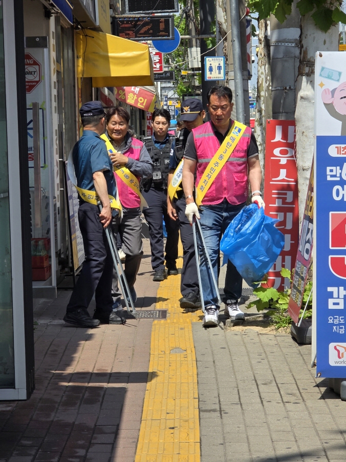 우리동네 안전순찰대 2분기 순찰 중