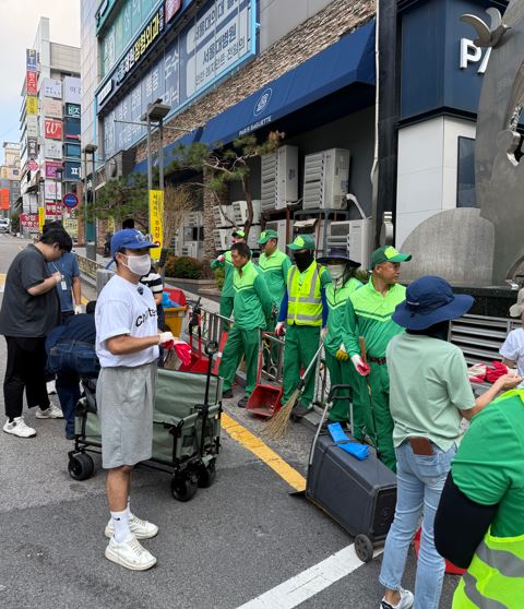 인계동, 환경 인플루언서 '청소하는 사람'과 함께   관내 환경 캠페인 추진