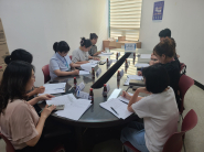 위기 가구 맞춤 지원 논의를 위해 통합사례회의를 진행하고있다.