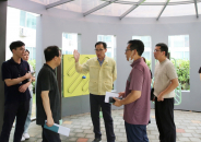 장안구청장 및 관계공무원이 미세먼지 안심쉼터를 점검하고 있다.