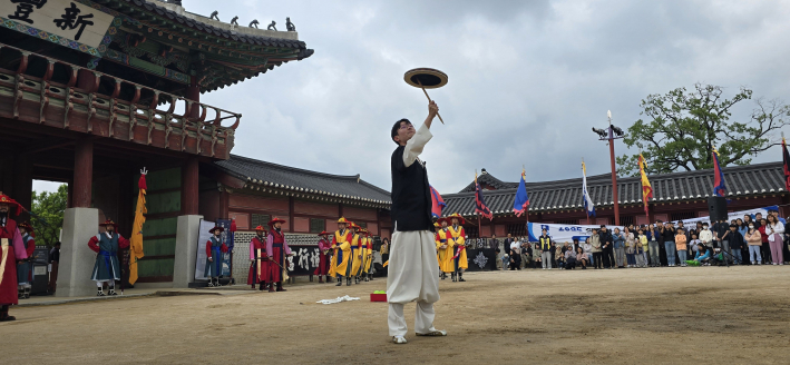 올해 처음 선보인 '전통놀이공연'  