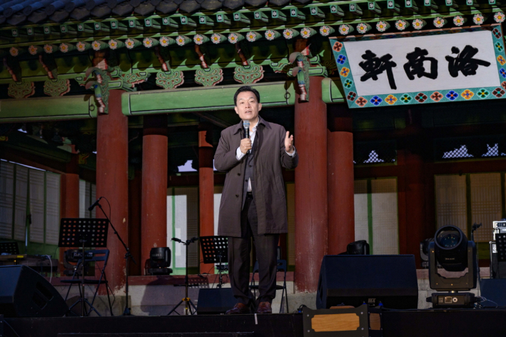 이재준 수원시장이 인사말을 하고 있다. 