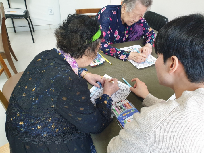 수업에 집중하는 모습