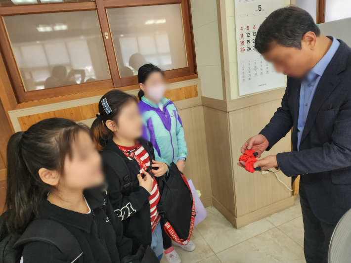 5월 감사의 달 의미와 학교 내 감사한 분들께 표현하는 방법 알아보기