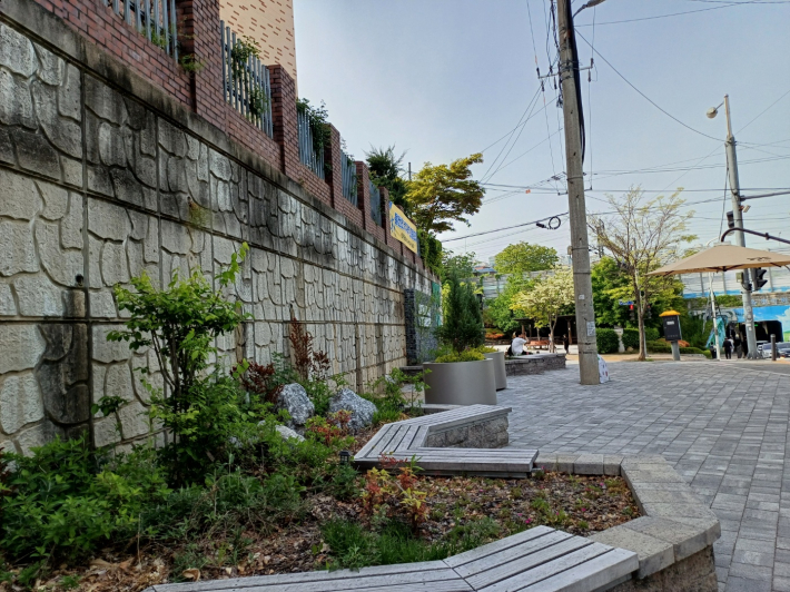 율·지·봉과 함께라면 행복한 정원 전경