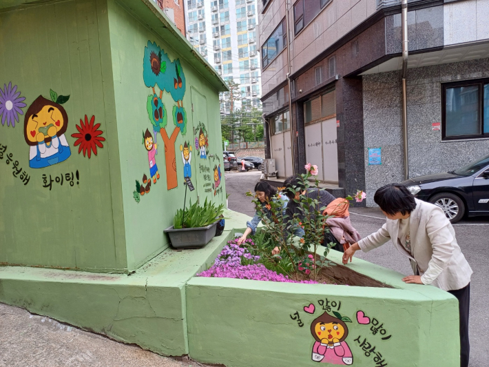 골목길 손바닥 정원 전경