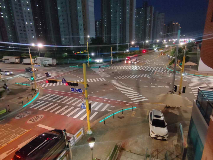 사진3)바닥 신호등.    