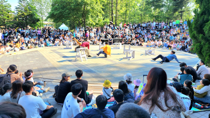 에이런크루의 '와작'