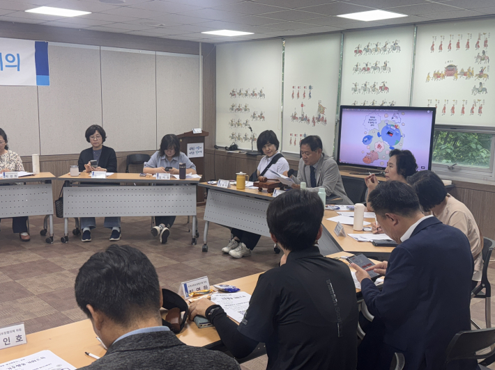 영통구 매탄3동 지역사회보장협의체가 지난 5월 21일 매탄3동 행정복지센터 소회의실에서 월례회의를 개최했다.